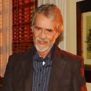 O ator Adriano Reys tinha câncer no fígado e no peritônio